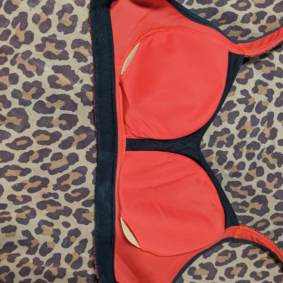 Lululemon Tata Tamer III - Picture 8 of 10